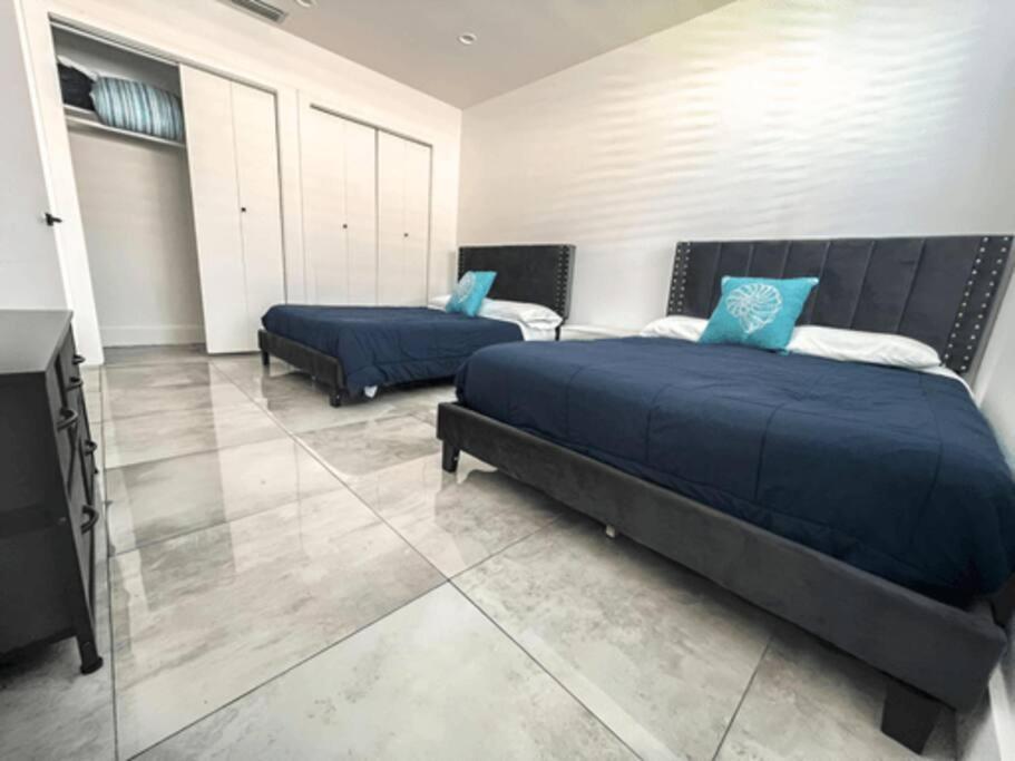Luxurious & Modern Open Floor Plan Heated Pool Villa Χόλιγουντ Εξωτερικό φωτογραφία