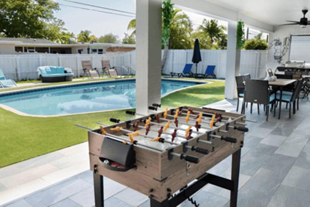 Luxurious & Modern Open Floor Plan Heated Pool Villa Χόλιγουντ Εξωτερικό φωτογραφία